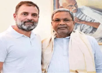 कर्नाटक के मुख्यमंत्री के सिद्धारमैया के साथ राहुल गांधी