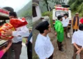धराली आपदा प्रभावितों की मदद के लिए पहुंचे संघ के स्वयंसेवक।