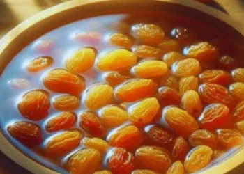 soaked raisins benefits