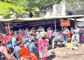 राहत कार्य संघ और सेवा भारती के कार्यकर्ता