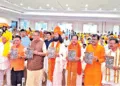 विशेषांक का लोकार्पण करते (बाएं से) त्रिलोक सिंह चीमा, पुष्कर काला, श्याम अरोड़ा, दीपक बाली, गणेश जोशी, हरि चैतन्य जी महाराज, अजय भट्ट, मनोज पाल, कमल जिंदल आदि