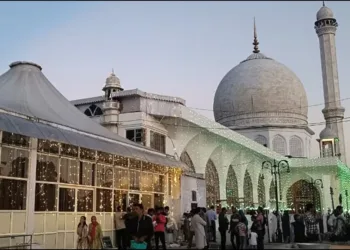Hazratbal mosque Srinagar