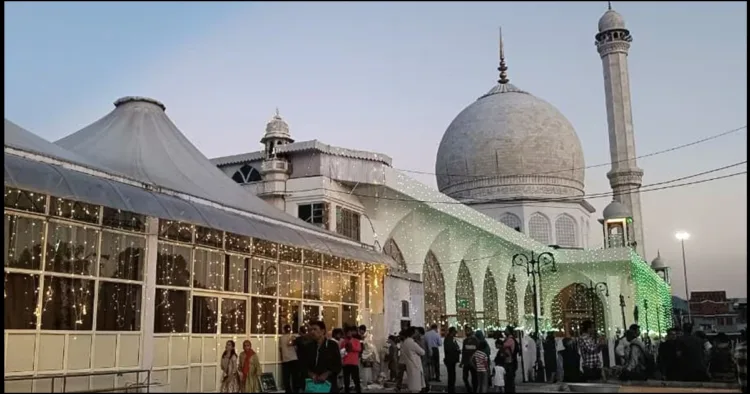Hazratbal mosque Srinagar