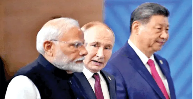 एससीओ बैठक स्थल पर प्रधानमंत्री नरेंद्र मोदी,रूसी राष्ट्रपति व्लादिमीर पुतिन एवं चीन के राष्ट्रपति शी जिनपिंग