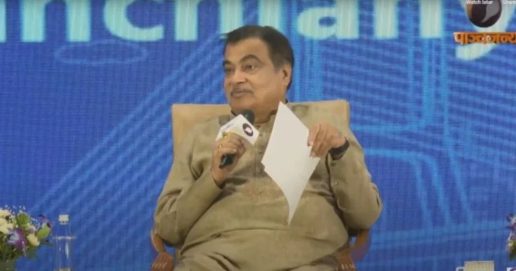 केंद्रीय सड़क परिवहन एवं राजमार्ग मंत्री नितिन गडकरी जी