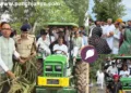 पंजाब बाढ़ 2025: शिवराज सिंह चौहान प्रभावित गांवों में किसानों से मिलते हुए