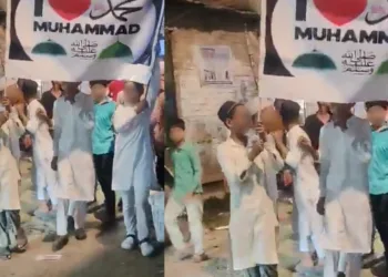 उन्नाव और वाराणसी में ‘आई लव मोहम्मद’ जुलूस का दृश्य, नाबालिग लड़कों के साथ