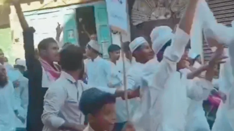 आई लव मोहम्मद जुलूस के दौरान विवाद