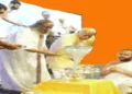 ज्योतिर्लिंग की पूजा करते श्री मोहनराव भागवत और श्री श्री रविशंकर