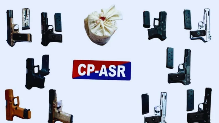 आरोपियों के पास से बरामद हथियार