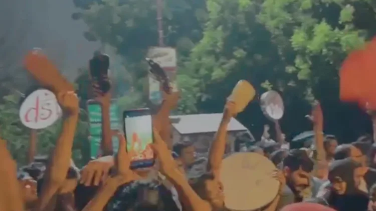 JNU में दुर्गा शोभायात्रा पर हमला