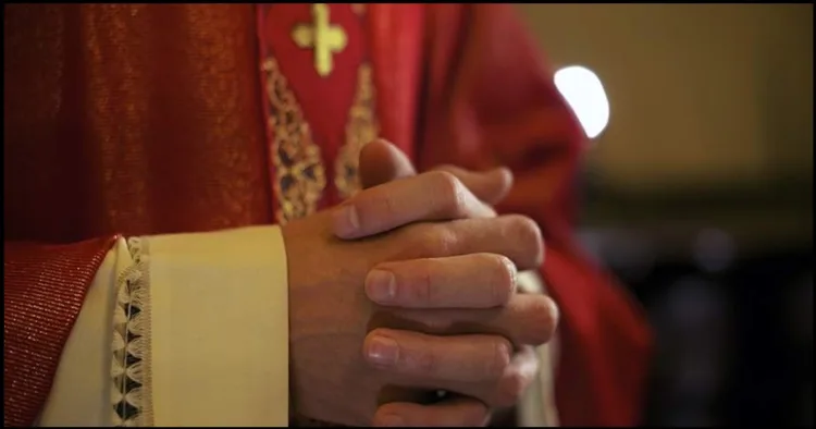 Italy Church pastor raped 4000 people