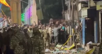 कटक में दुर्गा प्रतिमा विसर्जन यात्रा पर पथराव किया गया।
