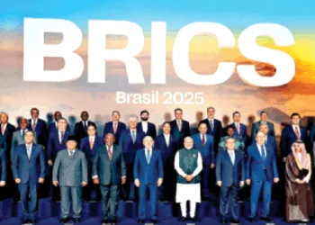 2025 के ब्रिक्स सम्मेलन में शामिल देशों के राष्ट्राध्यक्ष। इस अवसर पर डॉलर के विकल्प पर गंभीर चर्चा हुई (फाइल चित्र)
