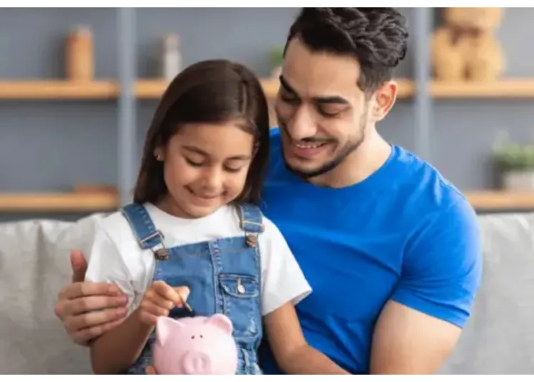 पब्लिक प्रॉविडेंट फंड (PPF): इस योजना में फिलहाल 7.1 फीसदी ब्याज है। इस योजना की लॉक-इन अवधि 15 साल है। इसलिए ये बच्चों की उच्च शिक्षा के लिए अच्छा विकल्प है। पीपीएफ पर मिलने वाला ब्याज पूरी तरह टैक्स-फ्री होता है और निवेश राशि पर भी टैक्स छूट मिलती है।