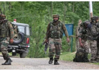 जम्मू-कश्मीर में सुरक्षाबलों और आतंकियों के बीच मुठभेड़ में 2 आतंकी ढेर