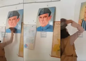 जिन्ना की तस्वीर पर चले जूते, मोहम्मद इकबाल की फोटो का भी हुआ बुरा हाल