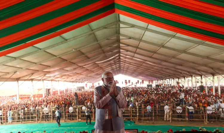 कटिहार में चुनावी जनसभा के दौरान पीएम मोदी