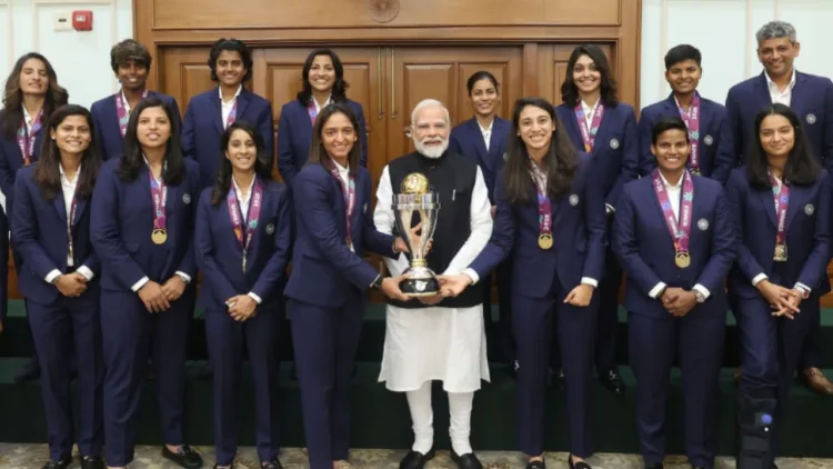PM Modi meets women’s cricket team