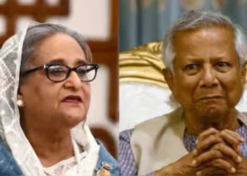 मोहम्मद यूनुस (दाएं) के नेतृत्व वाली अंतरिम सरकार अब भी घबराती है शेख हसीना (बाएं) की लोकप्रियता देखकर (फाइल चित्र)