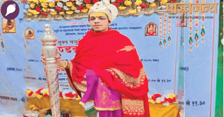‘देवमूर्ति’ देवव्रत महेश रेखे