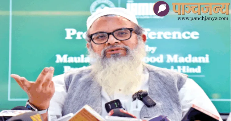 महमूद मदनी 29 नवंबर को भोपाल में आयोजित जमीयत-उलमा-ए-हिंद की राष्ट्रीय संचालन समिति की बैठक में जिहाद को फर्ज बताने जैसा विवादस्पद बयान दिया।