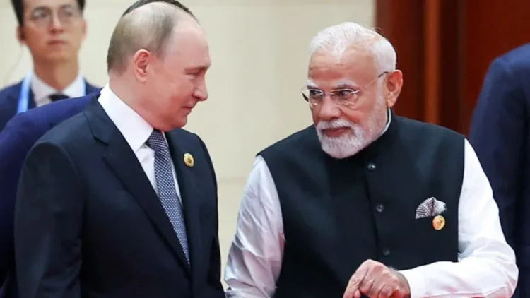 राष्ट्रपति पुतिन और प्रधानमंत्री नरेन्द्र मोदी (File Photo)