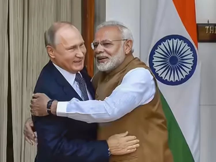 पुतिन और मोदी की निकटताएं और आपसी समझ को देखते हुए यह दौरा भारत-रूस संबंधों में और प्रगाढ़ता लाने वाला होगा (File Photo)