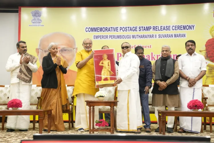 सम्राट सुवरन मारन के सम्मान में स्मारक डाक टिकट जारी करते उपराष्ट्रपति सीपी राधाकृष्णन