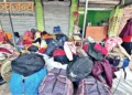 सीमा के निकट घुसपैठियों के बोरिया-बिस्तरों का ढेर