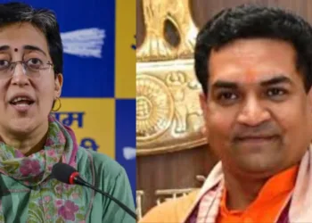 आप नेता आतिशी और भाजपा नेता कपिल मिश्रा