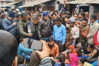 निशांत की हत्या के बाद इलाके में तनाव व्याप्त है।