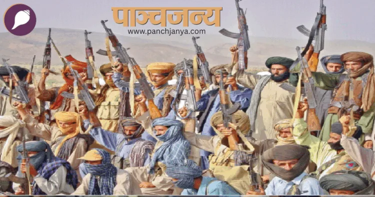 हथियार लहराते बलूच लड़ाके (फाइल चित्र)