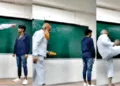रामफूल मीणा को लात मारते रियाजुद्दीन