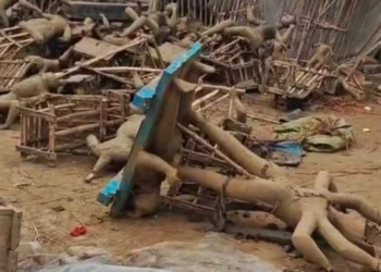 पश्चिम बंगाल में हिंदू देवी-देवताओं की मूर्तियों को क्षतिग्रस्त किया गया