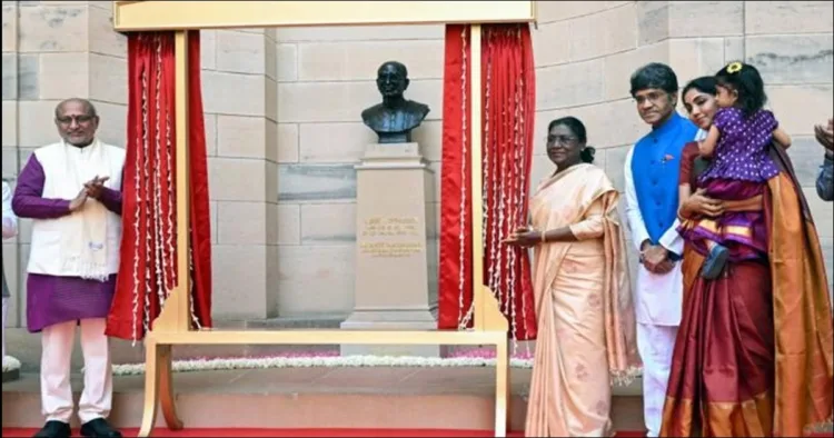 C RajGopalachari Staute in President house