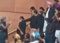 राहुल गांधी और रवनीत सिंह बिट्टू के बीच पार्लियामेंट के गेट पर एक-दूसरे पर तंज कसे।