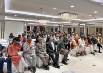 सम्मेलन में उपस्थित कार्यकर्ता