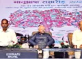 कार्यक्रम को संबोधित करते हुए श्री सुरेश सोनी। साथ में हैं अन्य अतिथि