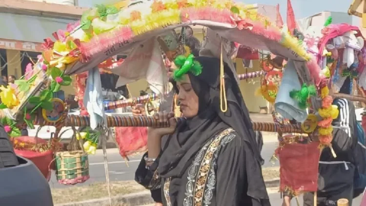 Muslim woman who performed Jalabhishek