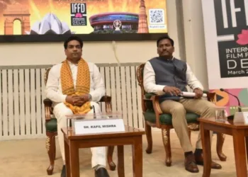 फिल्म फेस्टिवल के बारे में जानकारी देते दिल्ली के मंत्री कपिल मिश्रा