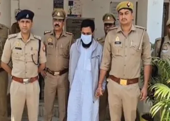 पुलिस ने मौलाना को गिरफ्तार किया