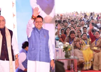 रक्षामंत्री राजनाथ सिंह और मुख्यमंत्री पुष्कर सिंह धामी