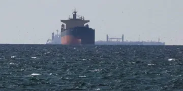 अमेरिका ने 16 ईरानी जहाज़ों को नष्ट कर दिया