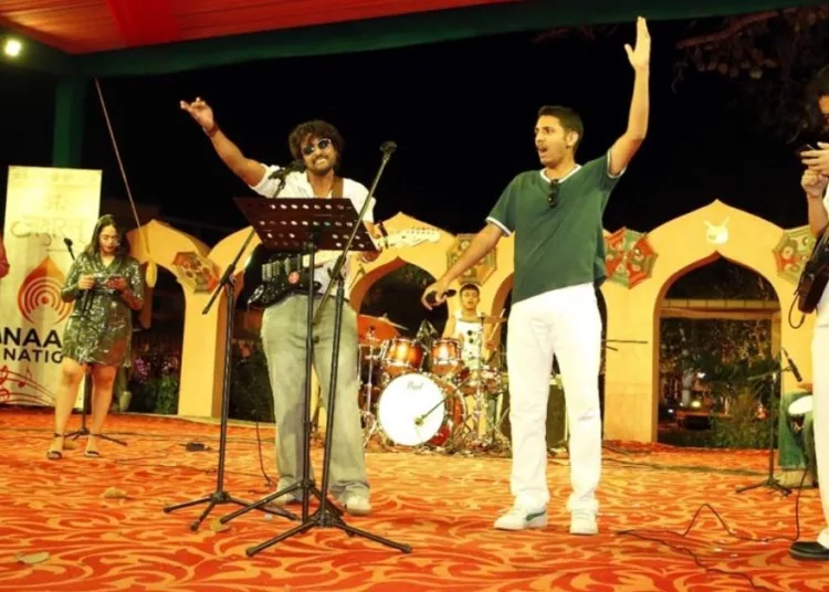 अक्षरम में प्रस्तुति देते सुपवा के छात्र