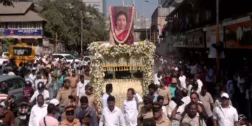 दिग्गज गायिका आशा भोसले को राजकीय सम्मान के साथ दी गई आखिरी विदाई।