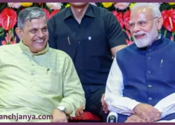 RSS Sarkaryavah Dattatreya Hosabale with PM Narendra Modi - RSS BJP Relations.