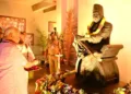 आद्य सरसंघचालक डॉ हेडगेवार जी के प्रति श्रद्धा भाव प्रकट करते सरसंघचालक श्री मोहन भागवत