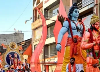 दिल्ली में निकलती शोभायात्रा (फाइल फोटो)