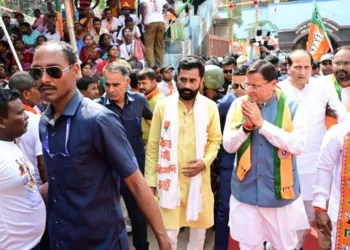 चुनाव प्रचार के दौरान उत्तराखंड के मुख्यमंत्री पुष्कर सिंह धामी